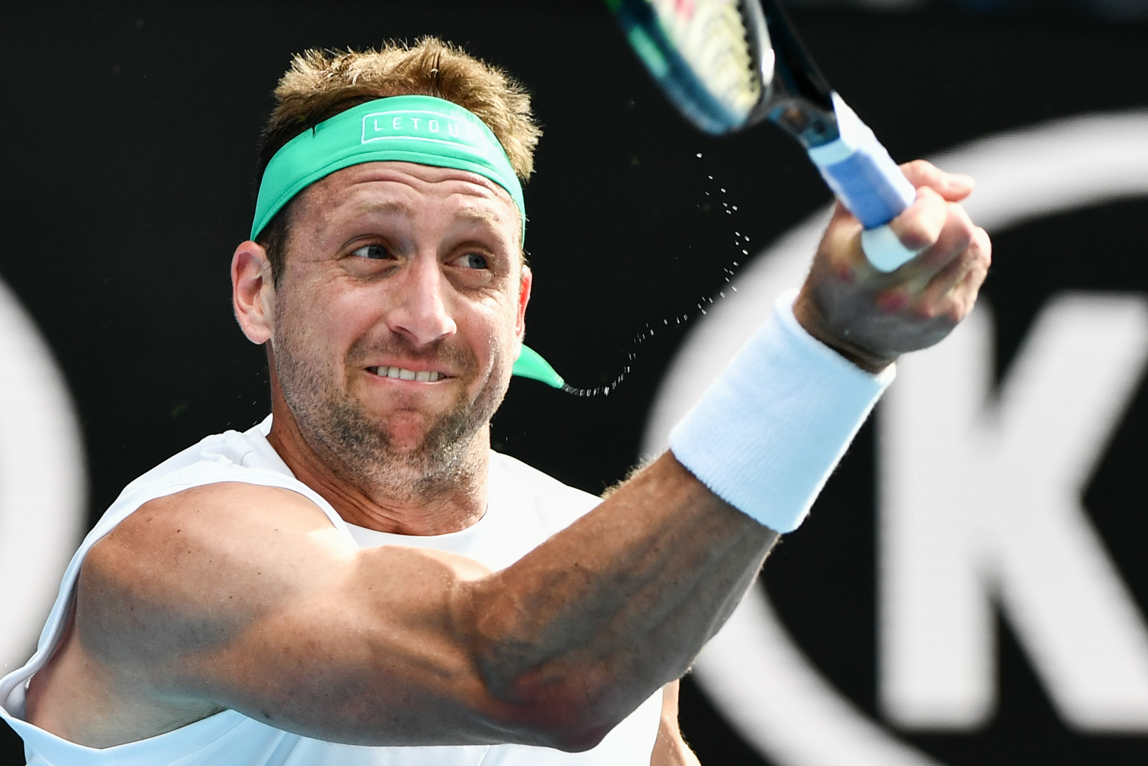 开云在线登录界面-费德勒压哨绝杀曼联,全场沸腾!经典一战再现传奇