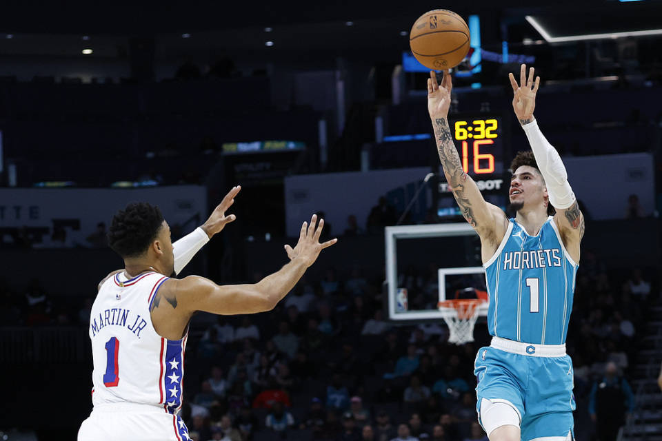 开云在线登录界面-76人球星三分绝杀,全场观众热烈欢呼,汽车方式一起.